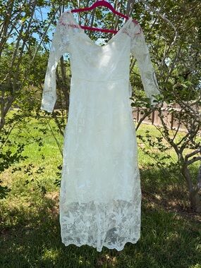 Women's White Lace Maxi Dress with Three-Quarter Sleeves